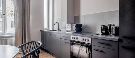 Frigorifero, microonde, forno, lavastoviglie