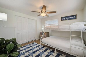 3 bedrooms, desk, iron/ironing board, travel crib