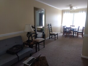 Smart TV - 2 Bdrm Condo w/in 10 min from USC, Downtown Columbia, Ft Jackson, VA hospital (Columbia)