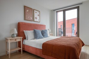 1 bedroom, iron/ironing board, WiFi, bed sheets - Excellent King's Cross 1BR w/ Gym & Lounge, nr Tech Hub, by Blueground (London)