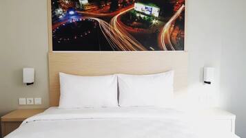 Deluxe Room, 1 Double Bed | Desk, laptop workspace, free WiFi