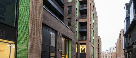 المنشأة من الخارج