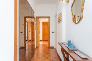 Interior - Modern 2BR apartment in vibrant Prati neighborhood (Roma)