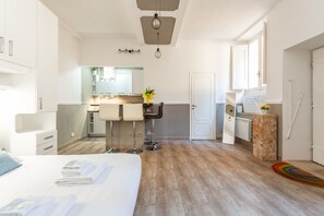 Ferros/tábuas de passar roupa, Wi-Fi de cortesia, roupa de cama