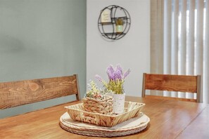 Dining - Your Home away from Home!
(Reading)