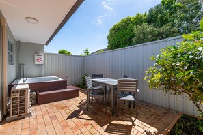 Standard Apartment | Terrace/patio