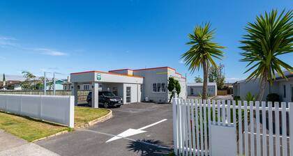 Aurora City Suites Motel