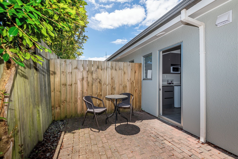 Aurora City Suites Motel by null