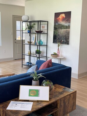 Interior - Peaceful & serene modern farmhouse nestled in Hill Country. Child & pet friendly (Wimberley)