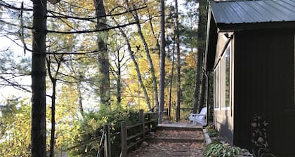 Cozy Cabin on Black Lake with a great view, 5 minutes to Black Mountain rec area