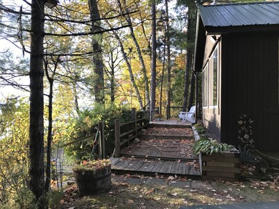 Cozy Cabin on Black Lake with a great view, 5 minutes to Black Mountain rec area