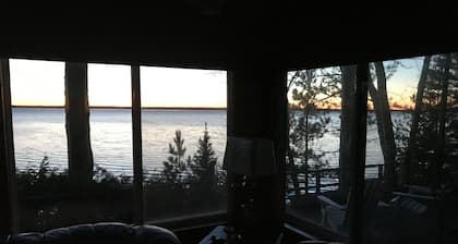 Cozy Cabin on Black Lake with a great view, 5 minutes to Black Mountain rec area