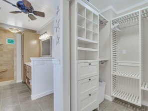 Interior - Peaceful Beach Vacation, Heated Pool Access, Walk to Restaurants & More! (Tybee Island)