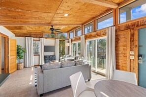 Interior - Dry Dock: Your Cozy Beachside Retreat at 612 Eastern Lake Rd (Seagrove Beach)