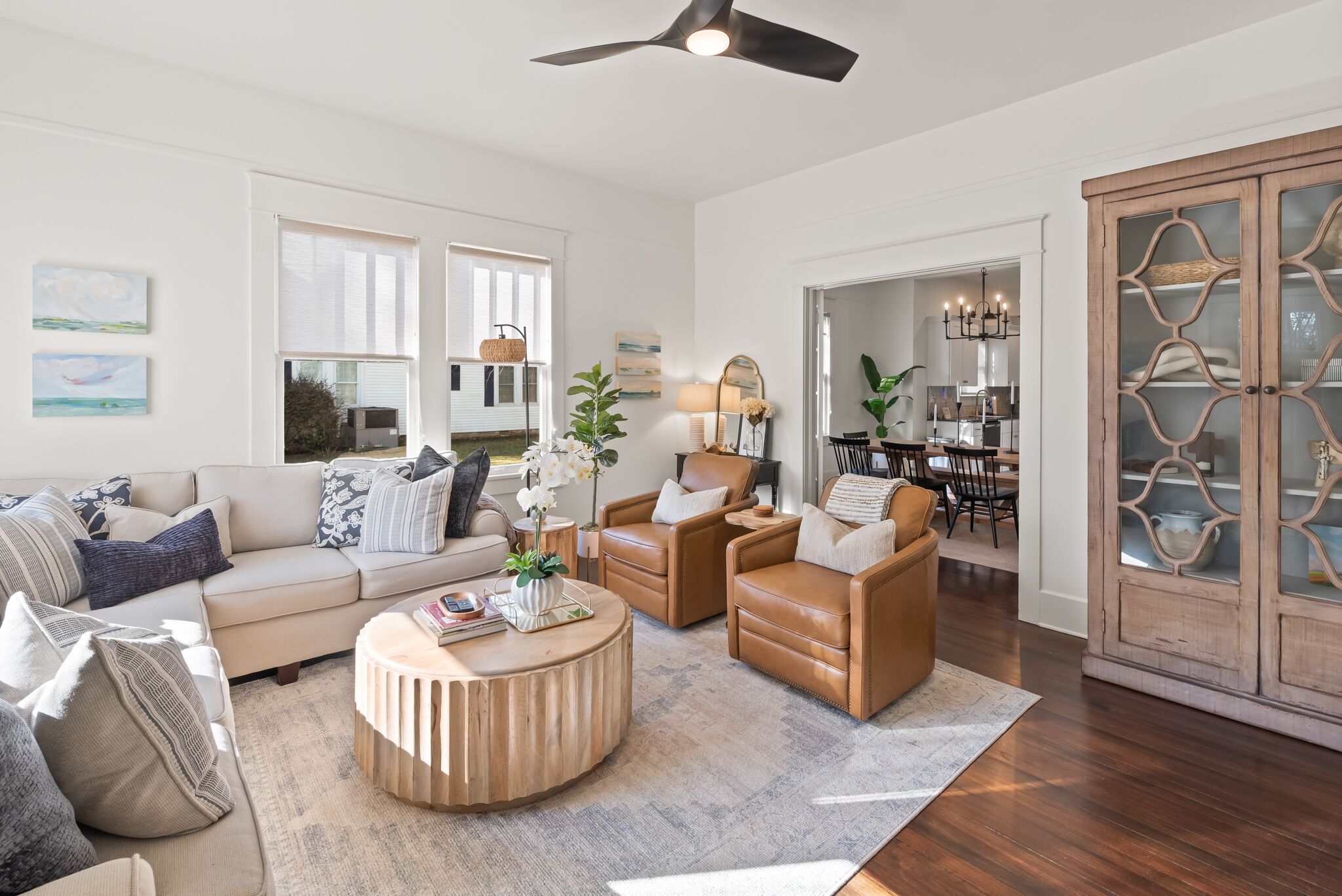 Southern Serenity: 3-Bed Bungalow, Perfect for Game Days & Downtown Explorations