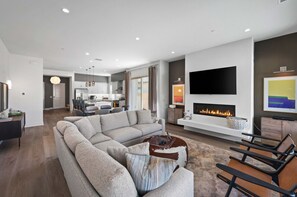 Smart TV, fireplace, ping pong