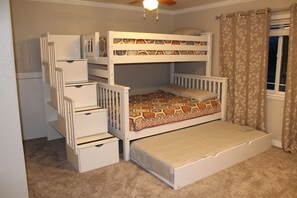 4 bedrooms, free WiFi, bed sheets