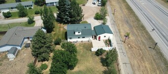 Welcome to BarnRoots a Cozy Family sized house, bring your friends