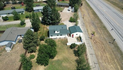 Welcome to BarnRoots a Cozy Family sized house, bring your friends