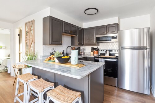 2BR Cottage Retreat • Fenced Yard • 30+ Day Stay