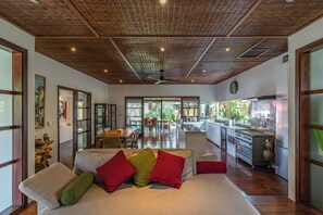 家庭别墅 | 起居区