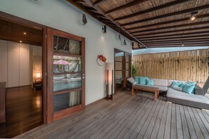 Family Villa | Terrace/patio - Villa Claudia  (Kerobokan)