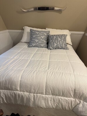 1 bedroom, in-room safe, iron/ironing board, free WiFi