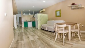 Interior - Experimenta la Comodidad de Nuestro Estudio Céntrico en Alicante (Alicante)