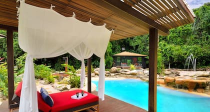 Misty Mountains Rainforest Retreat