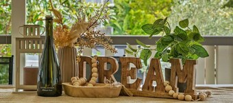 Ascot Vintage 4BR Queenslander w/ Mall at Doorstep