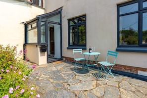 Outdoor dining - Rowan Cottage - Sleeps 4 in Croyde (Croyde,)