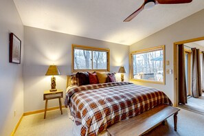 2 bedrooms, internet, bed sheets