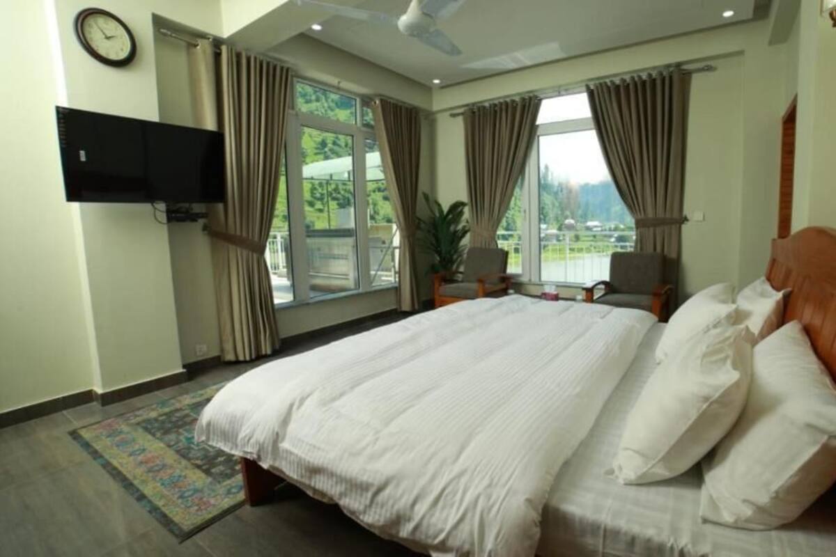 Deluxe Double Room | Soundproofing, iron/ironing board, free WiFi