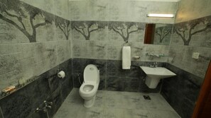 Deluxe Double Room | Bathroom | Shower, designer toiletries, towels, soap - Vandi Hotel (Sharda)