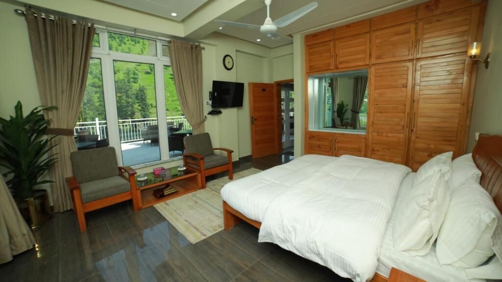 Deluxe Double Room | Soundproofing, iron/ironing board, free WiFi