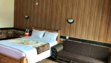 Deluxe Double Room | Soundproofing, iron/ironing board, free WiFi