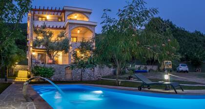 Villa Marco Polo With Swimming Pool