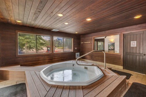 3BR w/ Loft Townhouse 3 Min Walk to Ski Lift