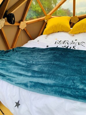 1 bedroom, free WiFi, bed sheets