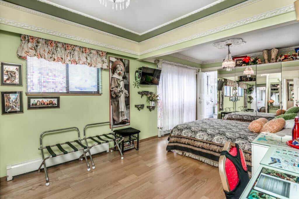 Photo - Diana's Luxury Bed and Breakfast
