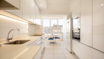 Fridge, microwave, oven, dishwasher