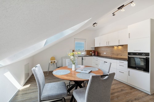 Apartment 'Neubau Ferienwohnung Kleine Auszeit' with Mountain View, Balcony and Wi-Fi