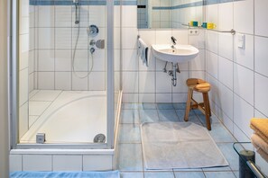 Shower, free toiletries, hair dryer, towels