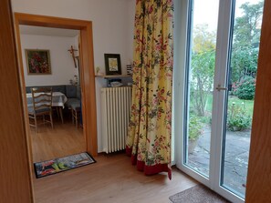 Interior - Apartment 'Ferienwohnung Grünwald' with Private Garden and Wi-Fi (Grünwald)