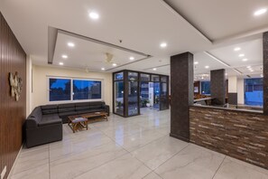 Reception - Stone Wood Mountain Resort (Dharamshala)