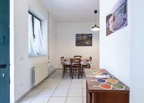Dining - Loft in Marina di Campo, two-room apartment in a residential area, with private outdoor area, bicycl (Campo nell'Elba)