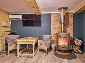 Interior - Lesní plovárna by Interhome (Mladé Buky)