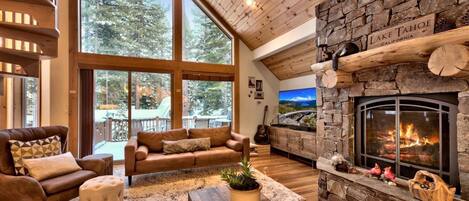 Smart TV, chimenea, futbolito, estéreo