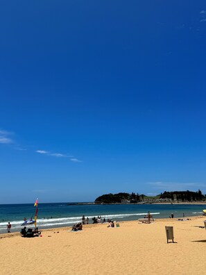 On the beach - Terrigal Beach House

 (Terrigal)