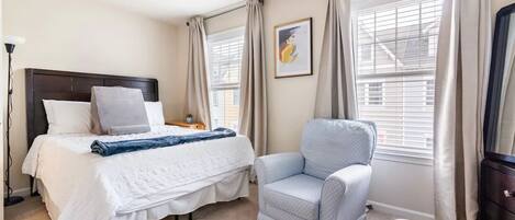 2 bedrooms, iron/ironing board, travel cot, free WiFi